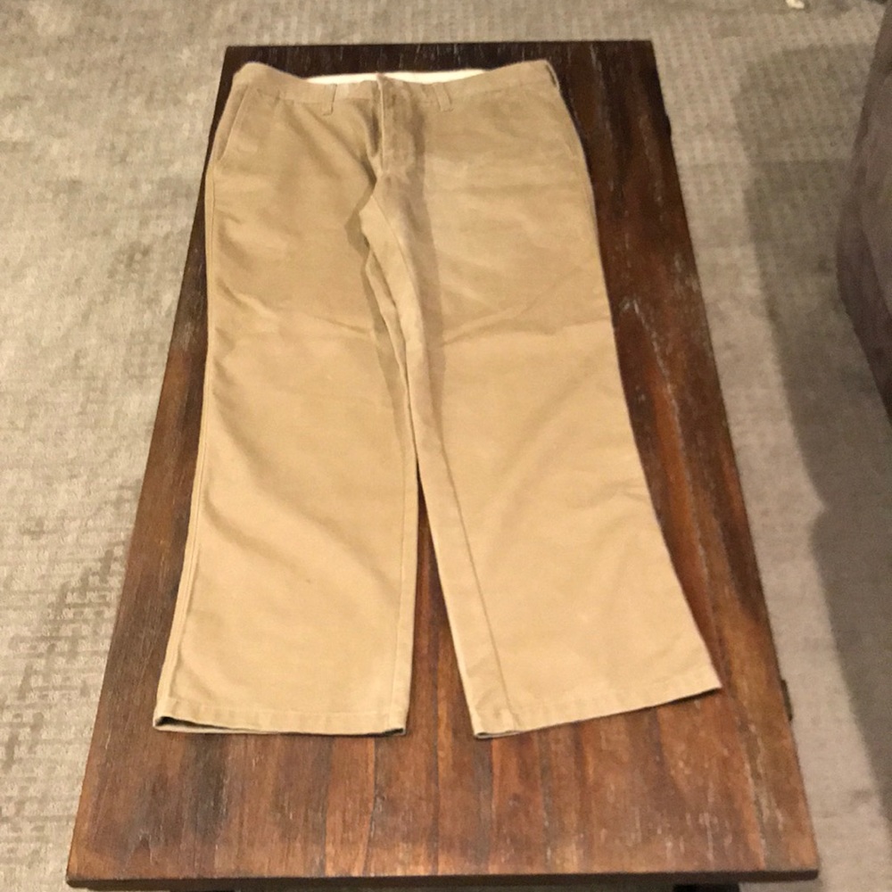 Men’s chino pants.